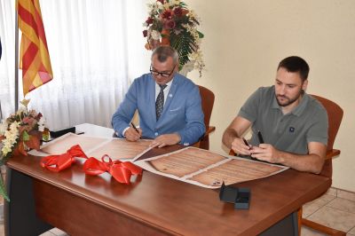 uroczyste podpisanie umowy o przyjaźni